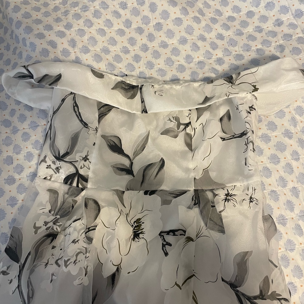 Black/White/Grey Off-the-shoulder dress. Size M.